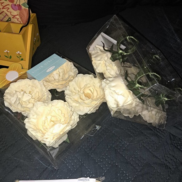 NIB-Celebrate Spring The Christmas Tree Shops Way!! Tablecloths Flower Napkin - Picture 4 of 6